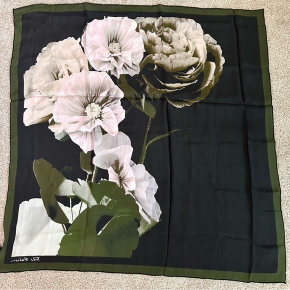 NEW Ted Baker Anikaay silk scarf floral print square - Picture 8 of 8